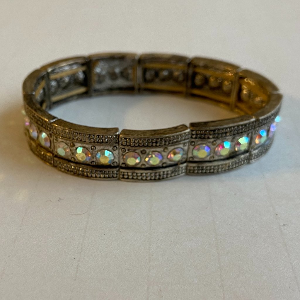 Metallic Silver Toned Stretch Bracelet With Rhinestones Metallic Silver Toned Stretch Bracelet With Rhinestones